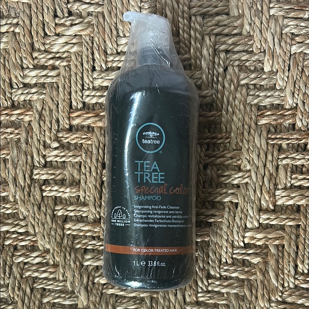 Color-Safe Shampoo with Tea Tree and Peppermint